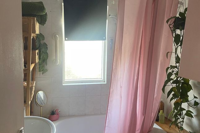 FLAT 1 11 , Charlton Street, Llandudno photo 5