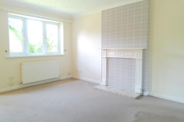 11, Elise Close, Bournemouth photo 3