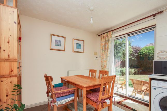 8, Fuchsia Way, Rushden photo 4