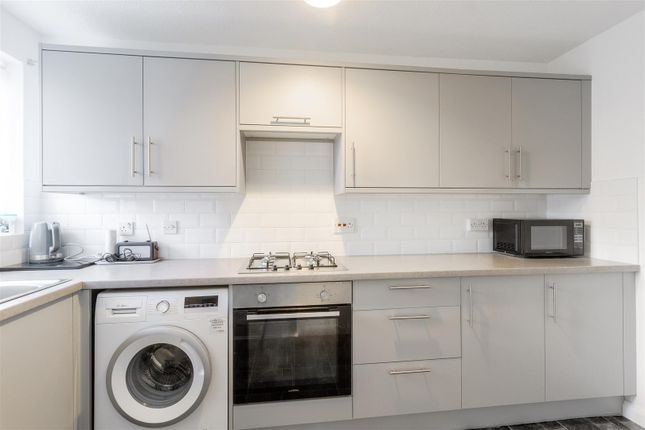 230, Senwick Drive, Wellingborough photo 4
