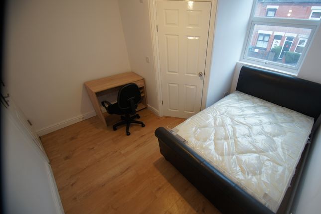 Terraced house to rent in Swan Lane, Coventry, West Midlands