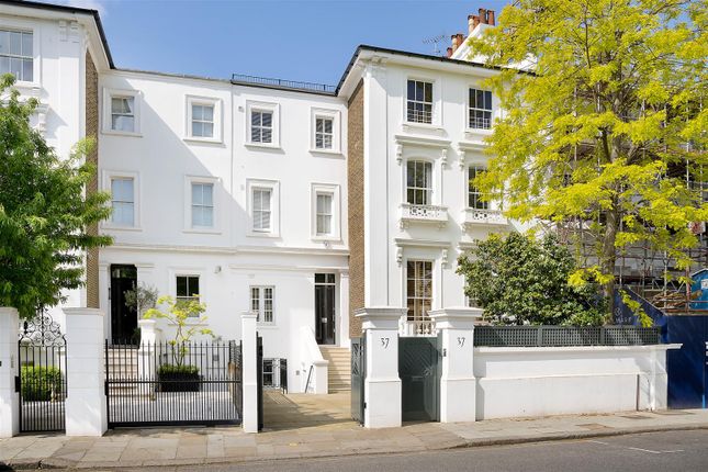 Thumbnail Property for sale in Gilston Road, Chelsea, London