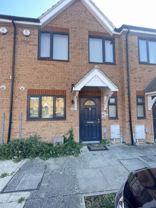 5, Sir John Court, Staines Upon Thames photo 2