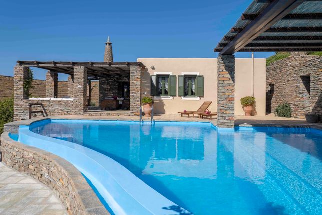 Villa for sale in Otzias, Kea (Ioulis), Kea - Kythnos, South Aegean, Greece