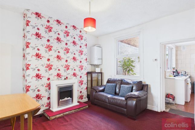 14, Barwick Street, Scarborough photo 4