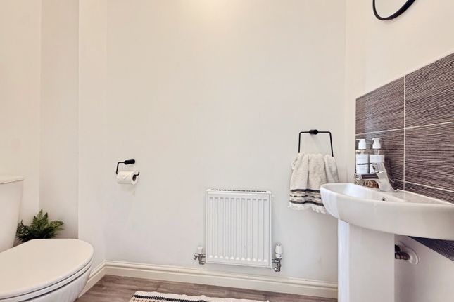 80 Iscoed, Llanelli, Carmarthenshire photo 2