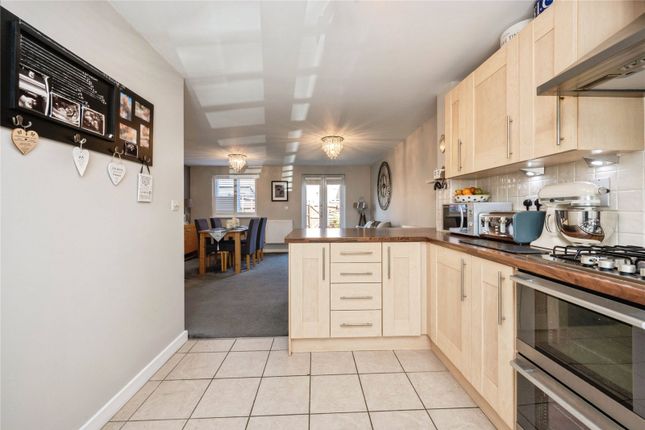 94, Cooper Drive, Bedfordshire photo 4