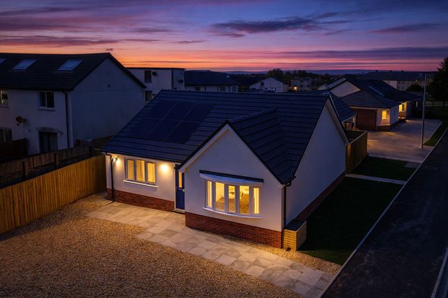 10-24 Llys Y Felin, Kidwelly photo 2