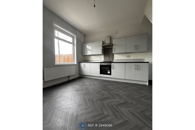 St James St, Farnworth, Bolton photo 3
