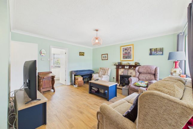 1 Trevaughan Gardens, Whitland photo 2