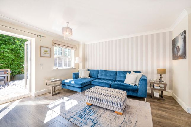 11 Barkers Meadow, Ascot photo 4