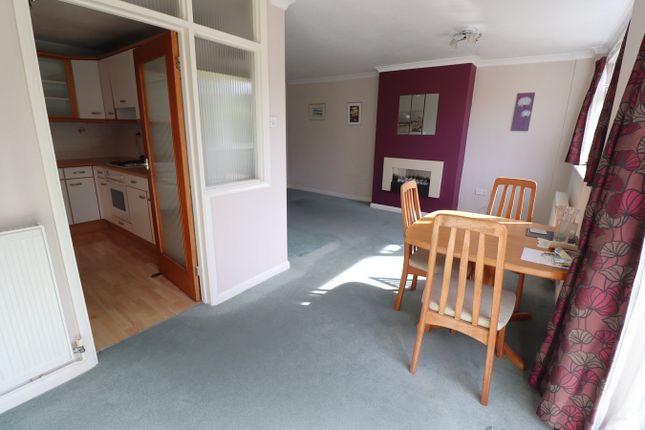 39, The Paddocks, Rayleigh photo 4