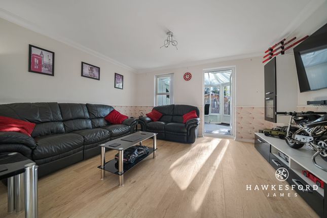 20 Wadham Place, Sittingbourne photo 3