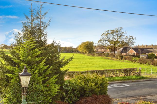 185, Wood Lane, Chorley photo 2