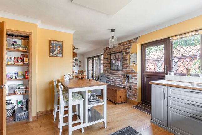 13 King George Close, Great Yarmouth photo 3