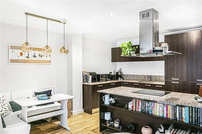 Flat for sale in Putney Hill, Putney, London