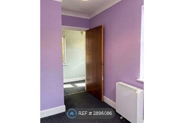 Flat, The Larches Hampden Close, St Leonards-On-Sea photo 3