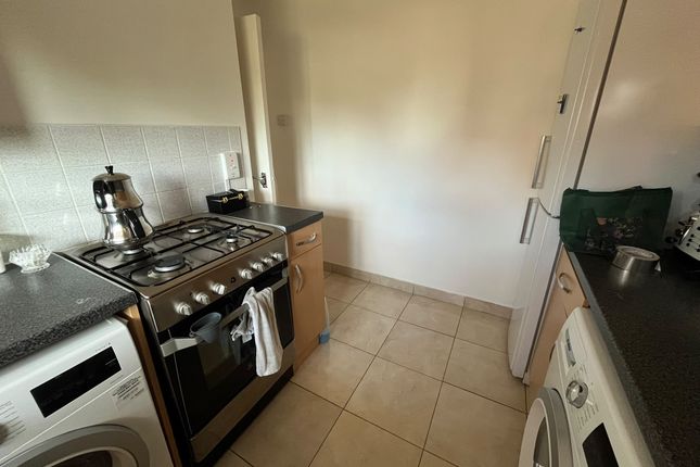 886, Hertford Road, Enfield photo 4