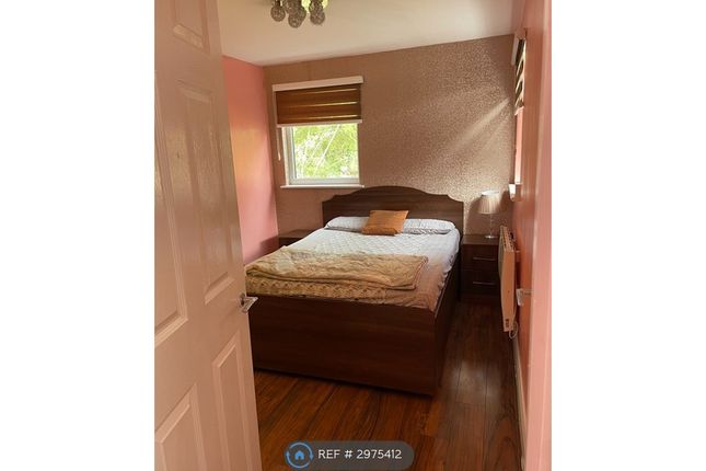 Staines Road West, Sunbury-On-Thames photo 3