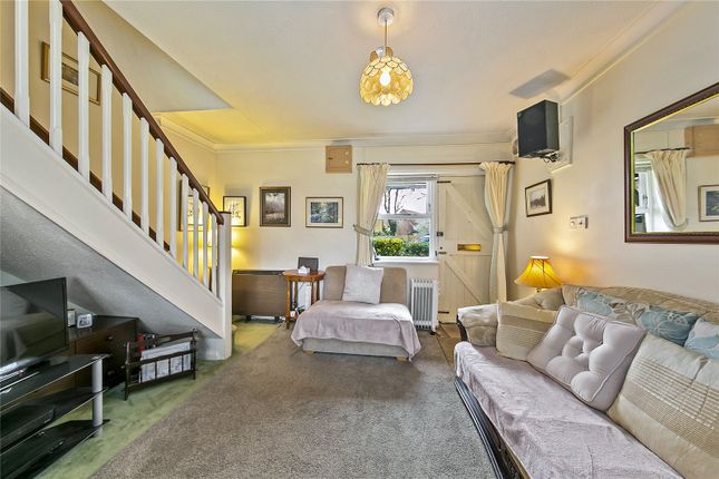 5, Tulip Close, Hampton photo 3