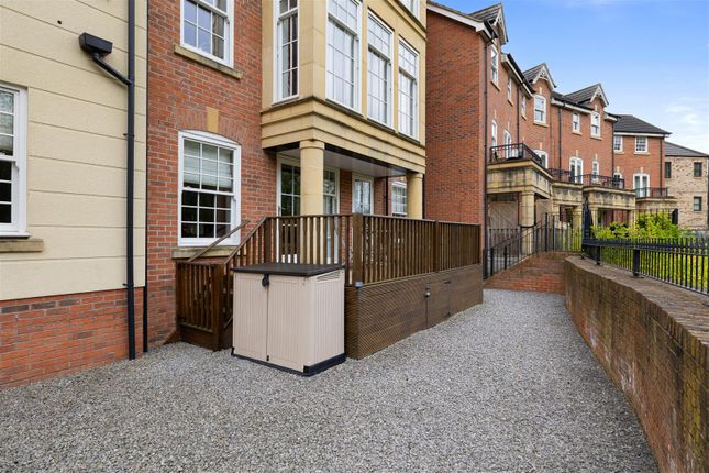 Flat for sale in Fossview House, York