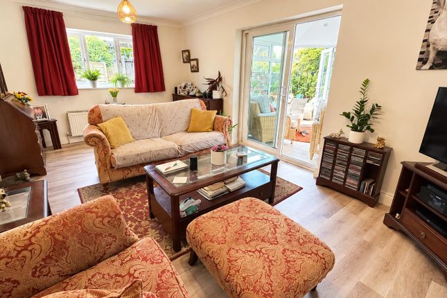 49, Frinton Road, Thorpe-le-Soken photo 2