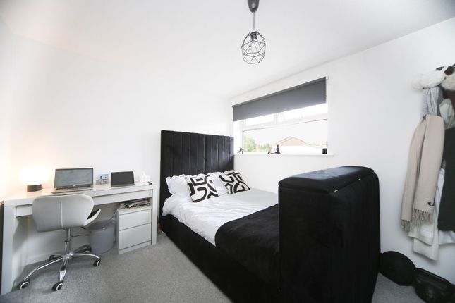 226 Ashbourne Avenue, Wigan photo 4
