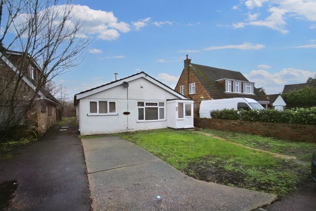 Thumbnail Bungalow to rent in Hardings Row, Iver, Buckinghamshire