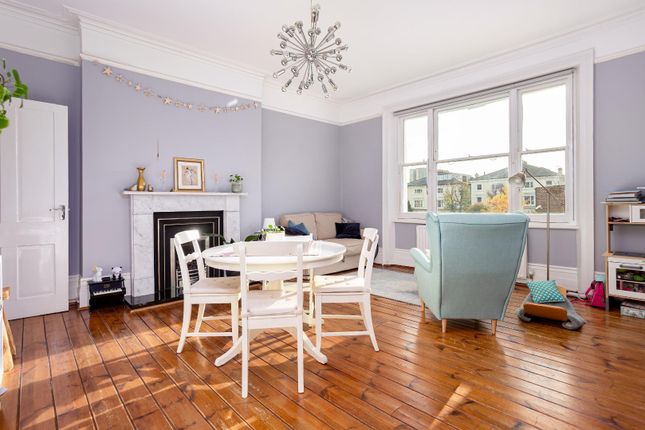 Thumbnail Flat to rent in Belsize Square, London