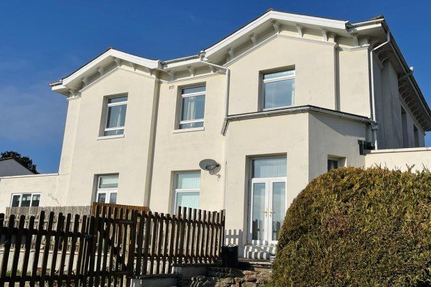 Flat to rent in Bronshill Road, Torquay