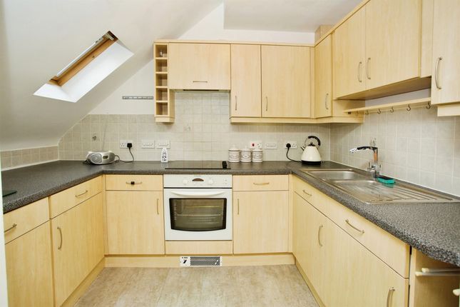 Flat for sale in Romsey Road, Eastleigh