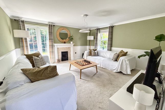 13 Bryn Dryslwyn, Bridgend photo 3