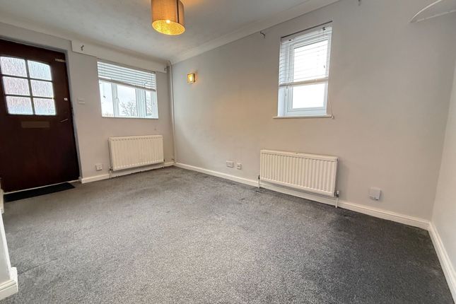 112 Garratts Way, High Wycombe photo 2