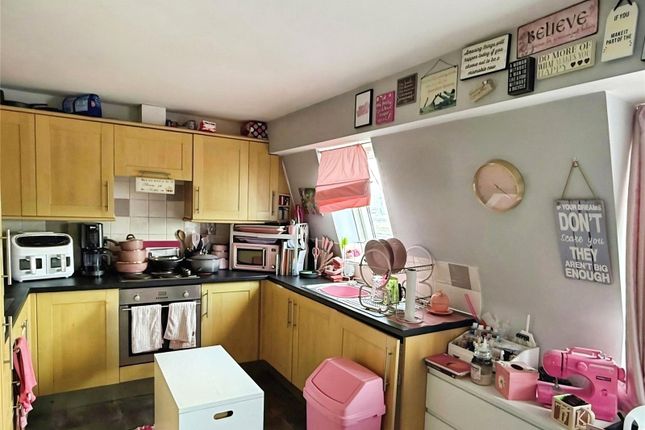 Flat 15, Portland House,, High Street, Kent photo 4