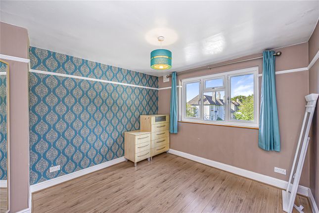 17, Kelly Way, Chadwell Heath photo 4