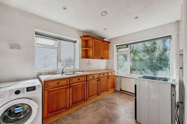 55, Copsleigh Close, Redhill photo 4