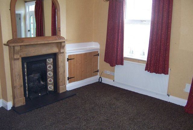 Terraced house to rent in Charnwood Road, Hinckley