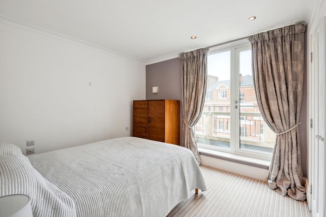 Flat for sale in Coleridge Gardens, Chelsea, London