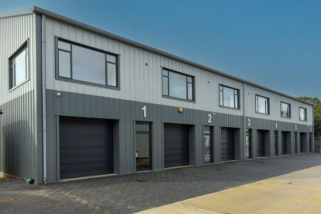 Warehouse to let in Brownfields, Welwyn Garden City