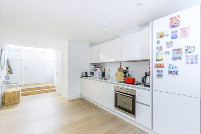 Flat 001,, Severn Court, London photo 4