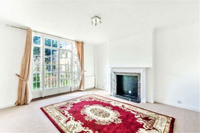 22, Langford Green, London photo 3