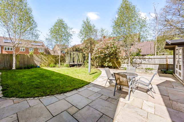 3 Field End, Billingshurst photo 4