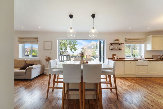 47 Shawley Way, Epsom photo 4