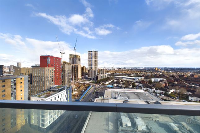 Flat to rent in Icon Tower, 8 Portal Way, Acton, London