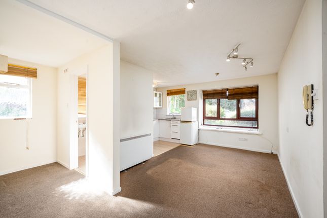 10, Littlecote Drive, Birmingham photo 4