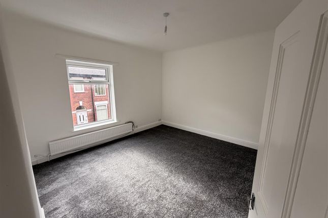 Field Street, Droylsden photo 4
