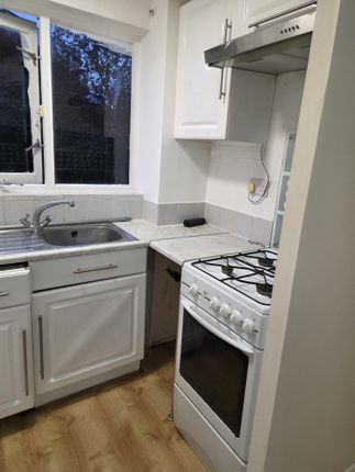 130, Magpie Close, Enfield photo 5