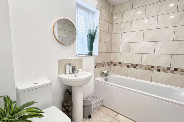 5 Laurel Court, Bridgend photo 5