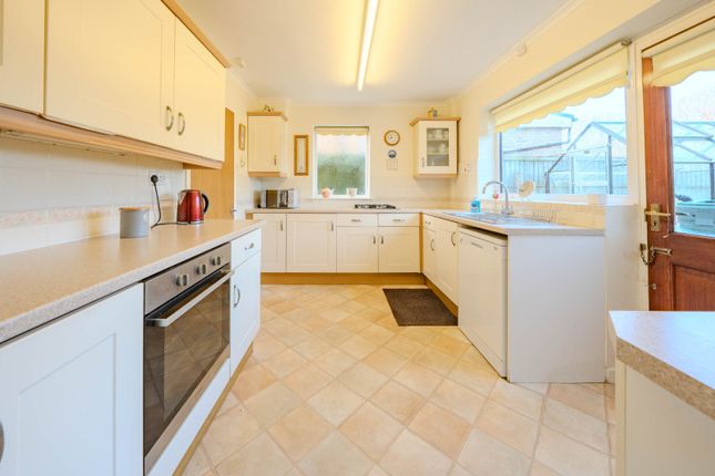 61, Rockwood Crescent, Pudsey photo 3