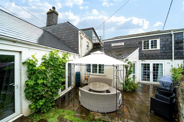 Western Cottage Courtyard..Jpg
